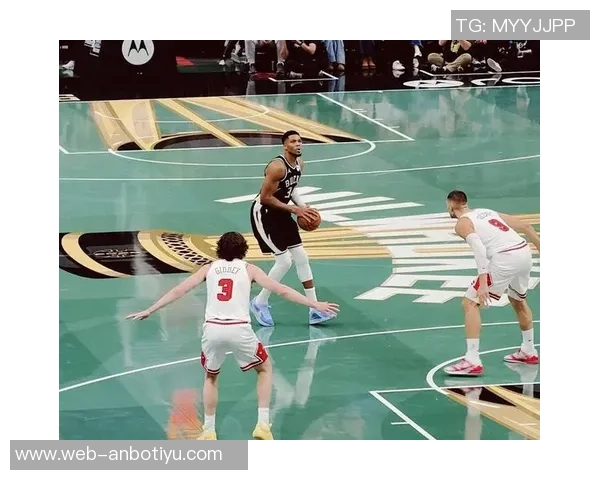 字母哥再现神级表现狂砍41分15板9助攻无人能挡希腊怪兽的强势回归