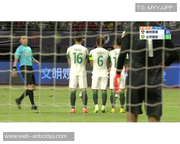 梅州队奋起直追奥马尔松第64分钟破门将比分改写为1-3国安